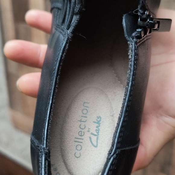 Clarks Ultimate Comfort Black Leather Zip Booties Sz 6 Women 36 EU - Picture 9 of 16